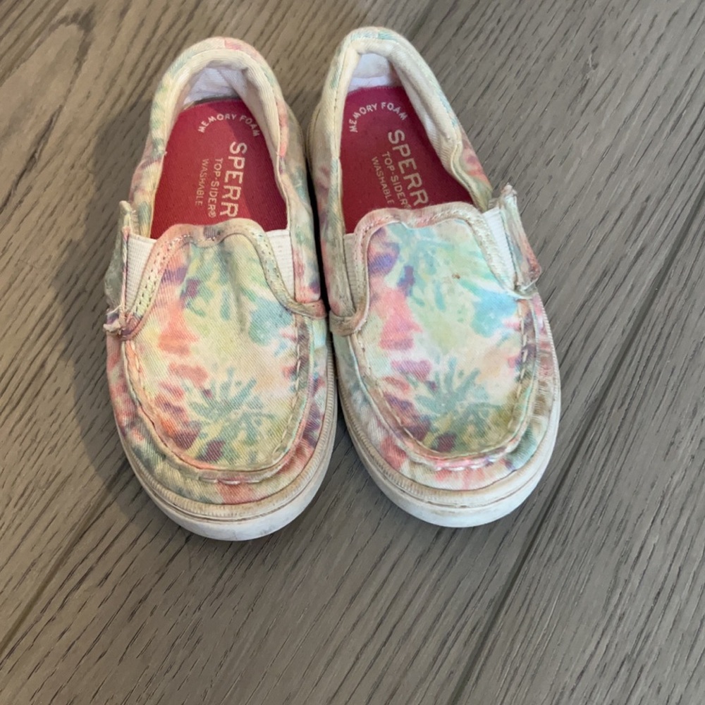 Sperry’s size 8
